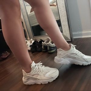 White Nike Huarache